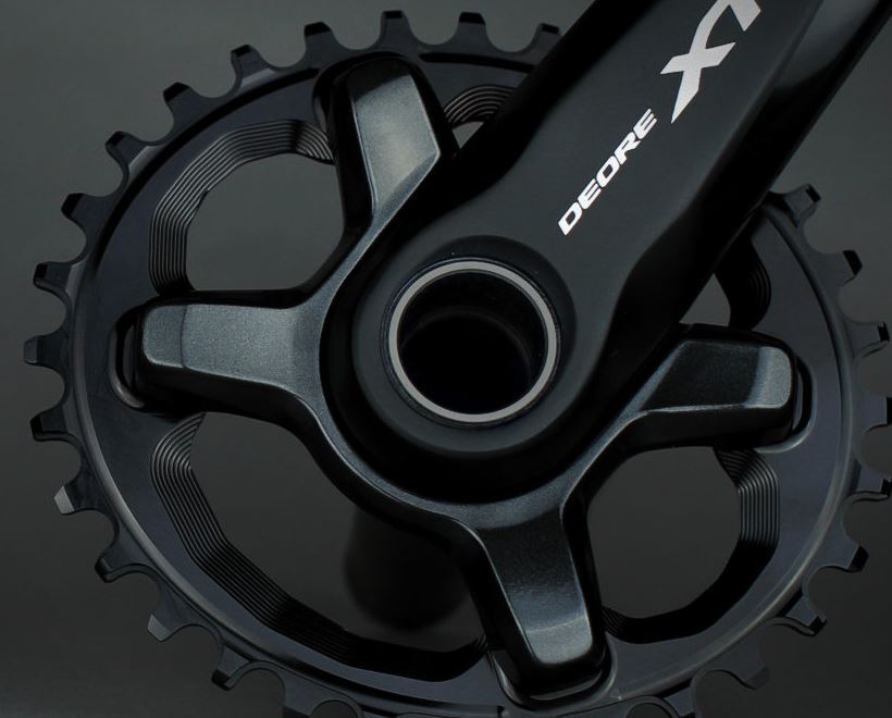 Absolute Black XT M8000 Oval Drev