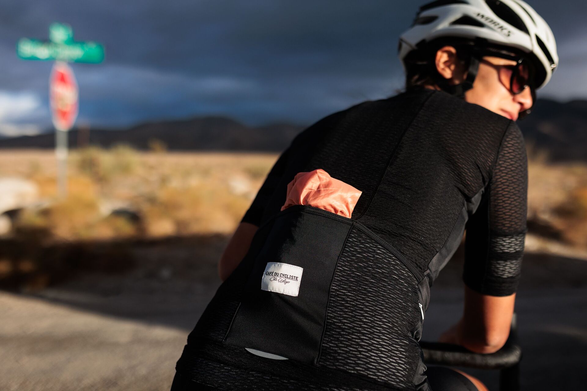 Café Du Cycliste Petra Dam Väst