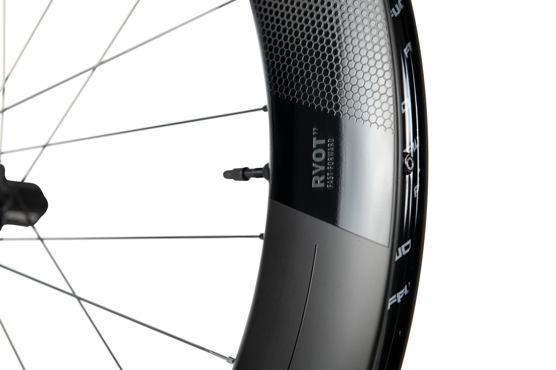 FFWD RYOT77 Carbon Clincher Framhjul