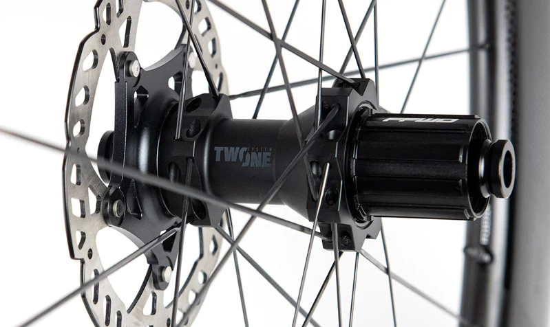 FFWD RYOT77 Carbon Clincher Bakhjul