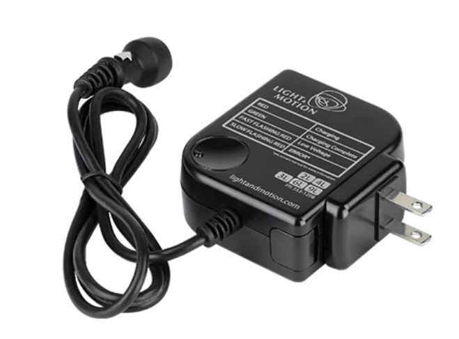 Light & Motion Laddare