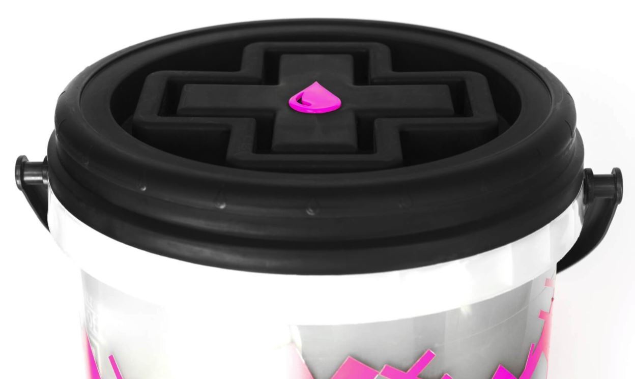 Muc-Off Bucket Kit