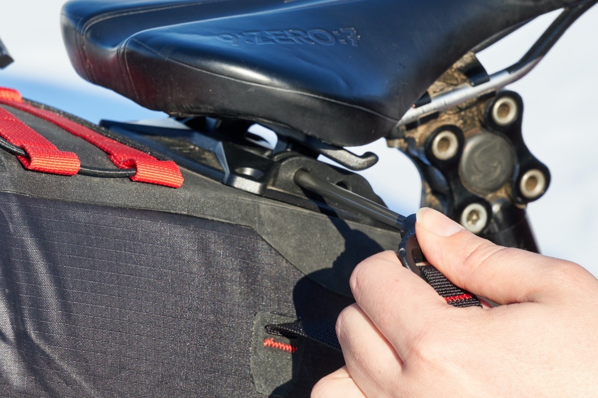 Revelate Designs Spinelock 10 Sadelväska